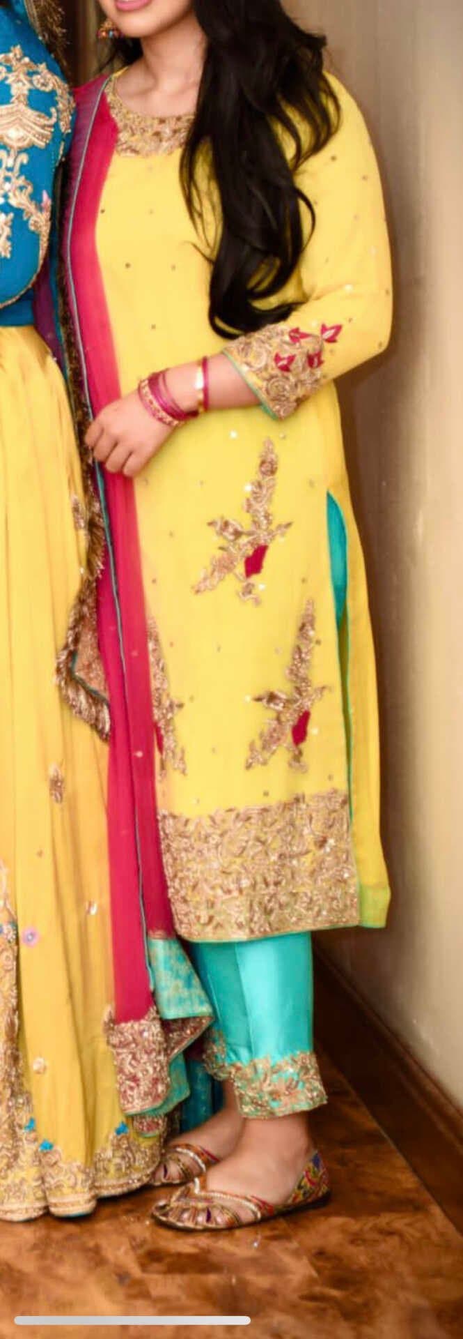 Mendhi outfit — image 1