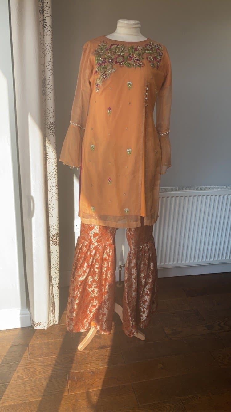 Mehndi outfit — image 1