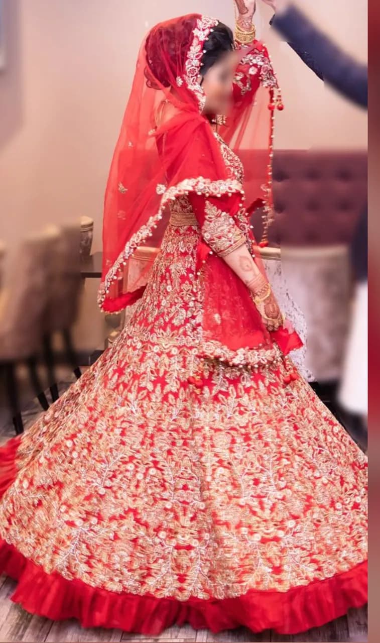 Beautiful Asian Wedding Dress with Dupatta — image 1