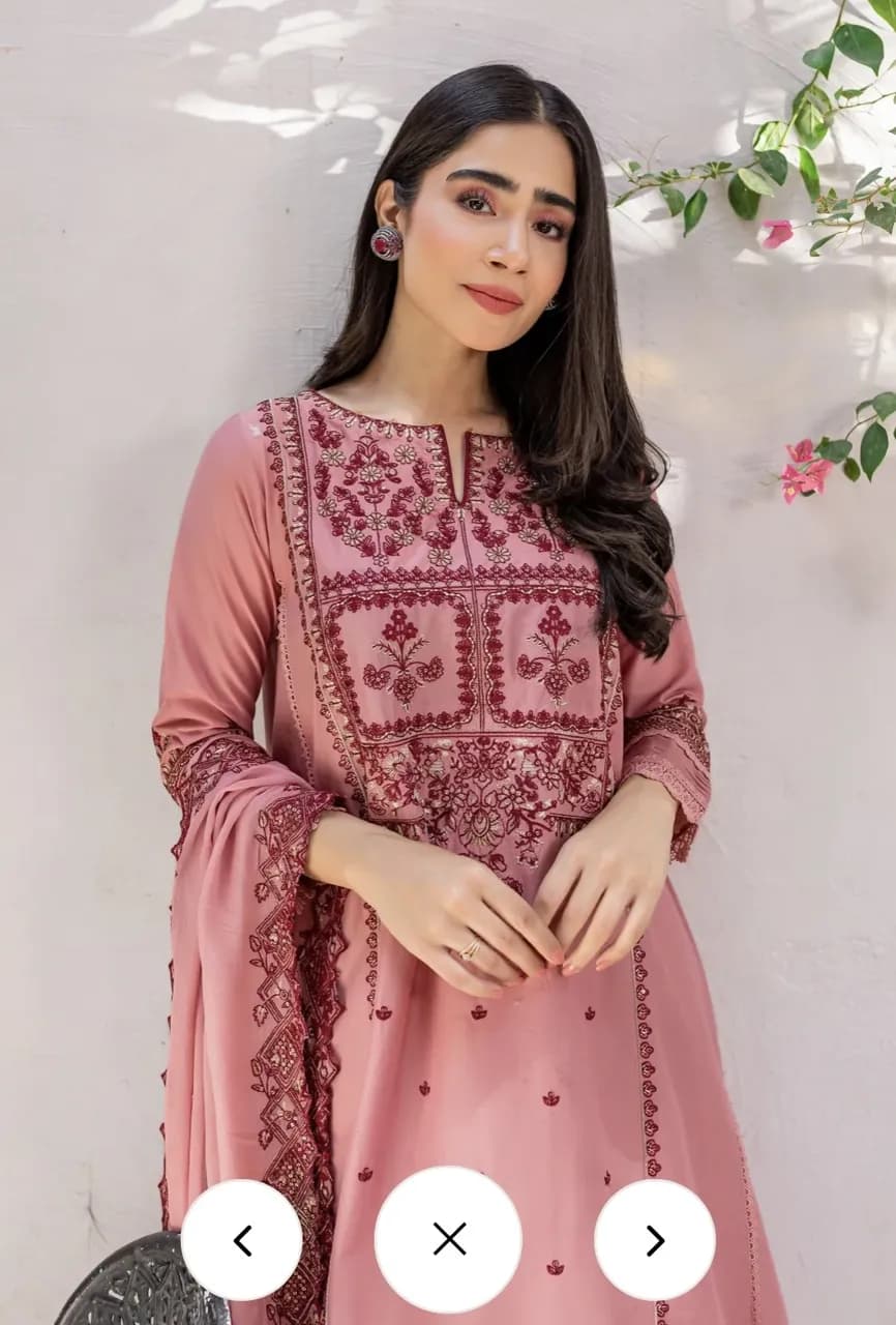 Batik Alfy 3Pc Pink Lawn Suit — image 1