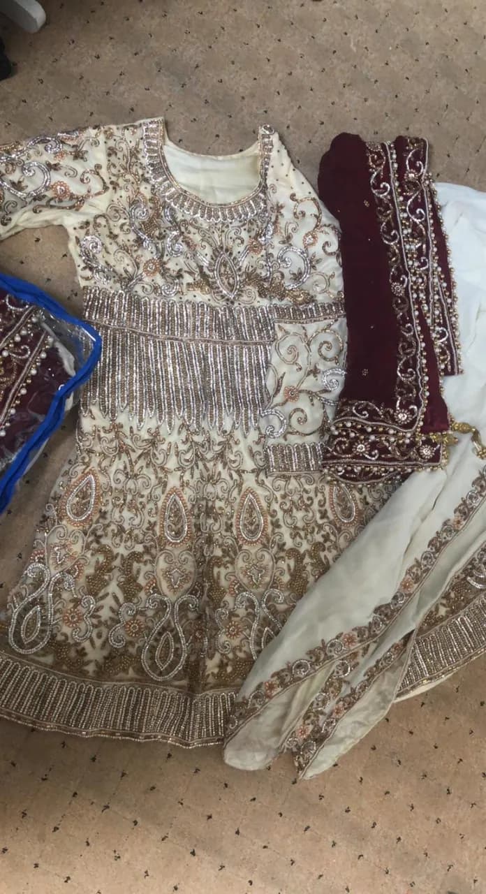Heavy full stonework maroon/gold Asian wedding dress — image 1