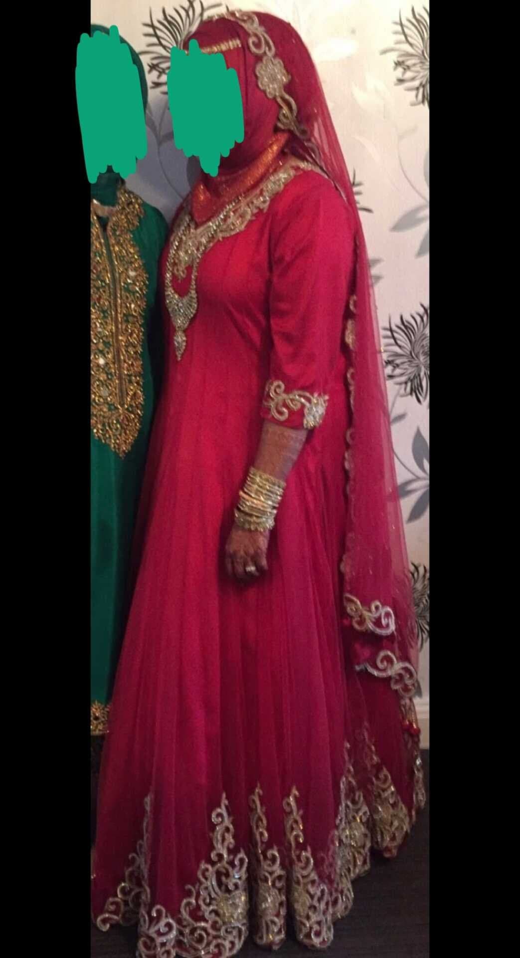Elegant red/gold dress with dupata — image 1
