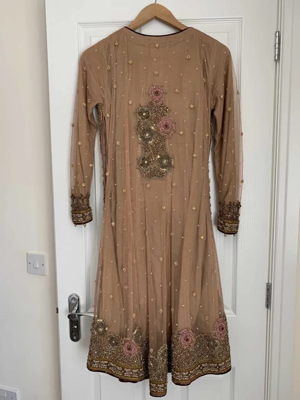 Wedding clothes — image 1