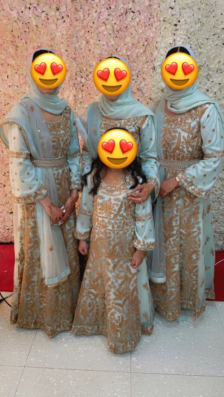 Long dresses — image 1