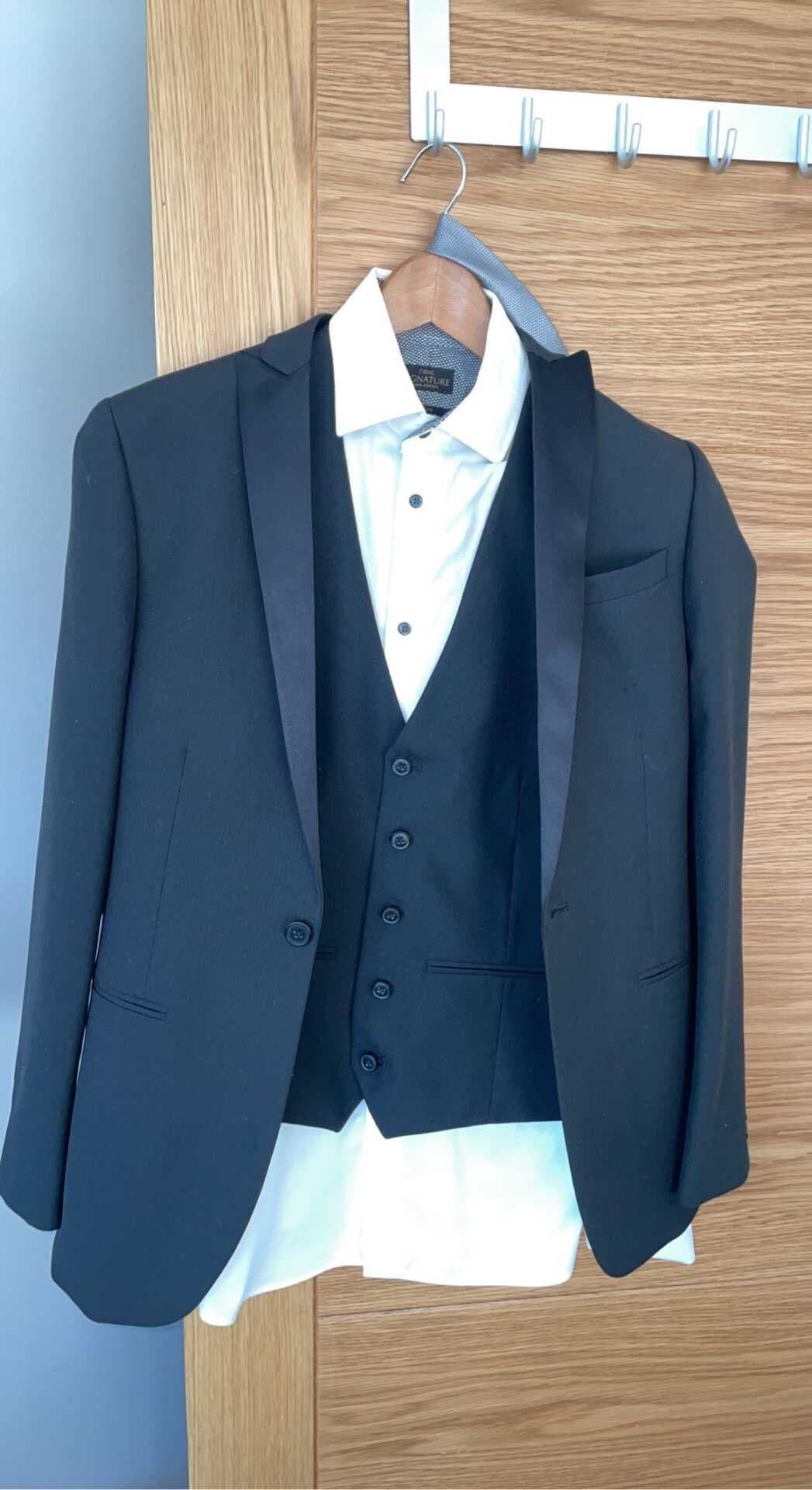 Mens suit — image 1