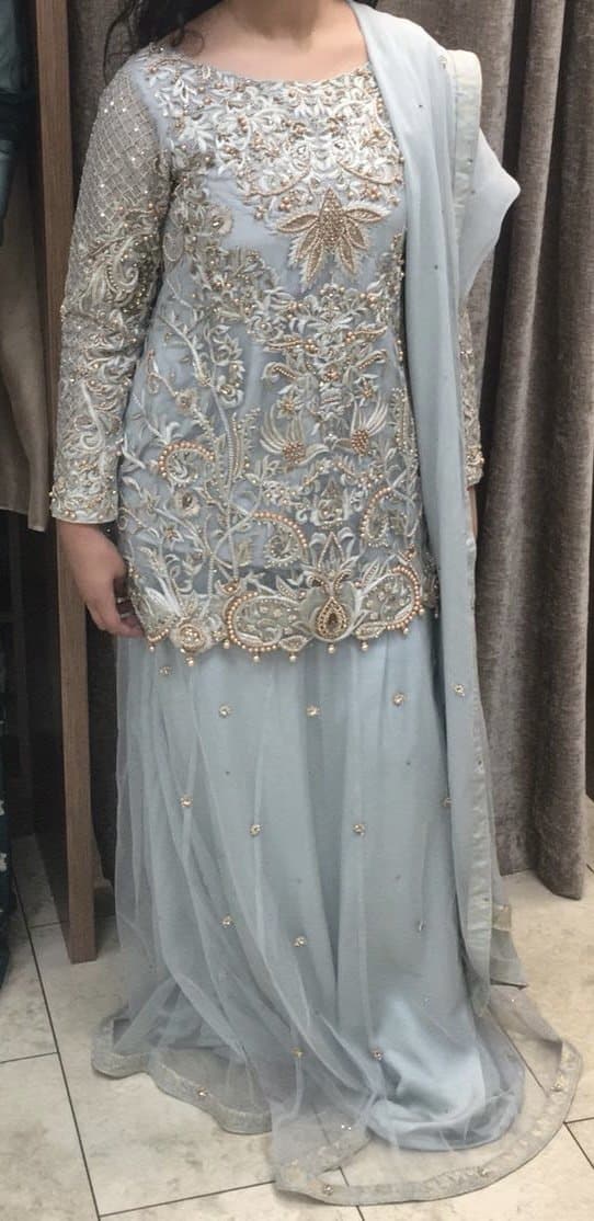 Stunning bridesmaid outfit — image 1