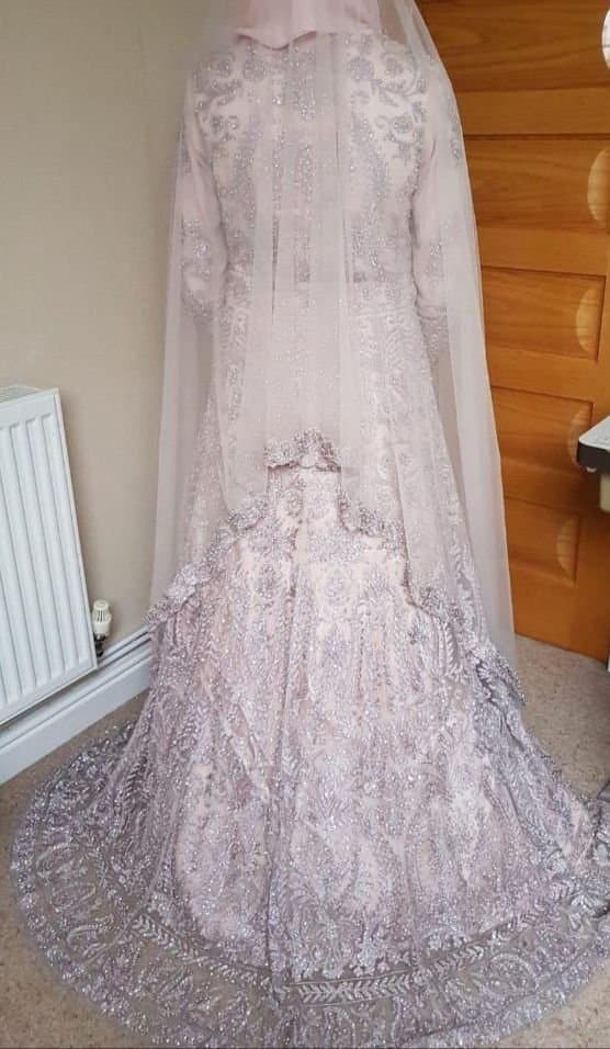 wedding outfit — image 1