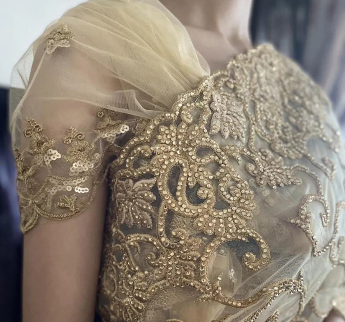 Beautiful saree in gold — image 1