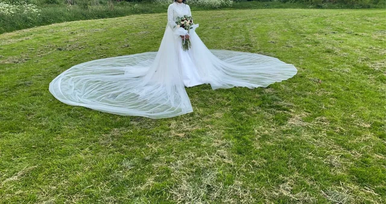 White English wedding dress with Detachable trail (only worn once) — image 1