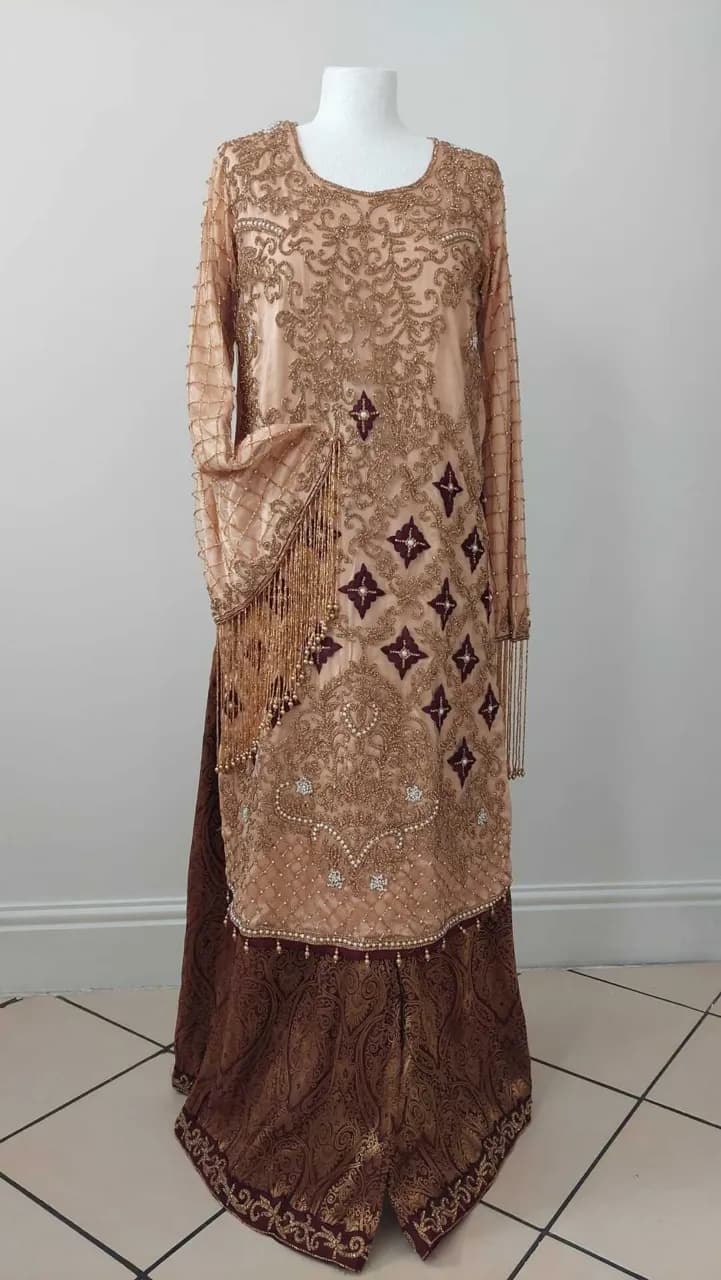Maroon and gold outfit — image 1