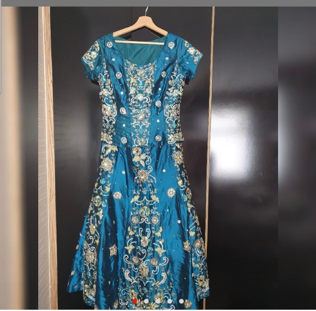 Teal bridal/party outfit — image 1