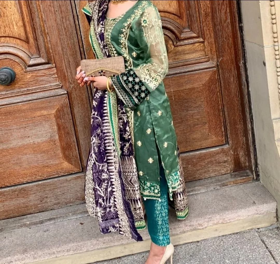 Pakistani/indian Suit- Maria B boutique — image 1