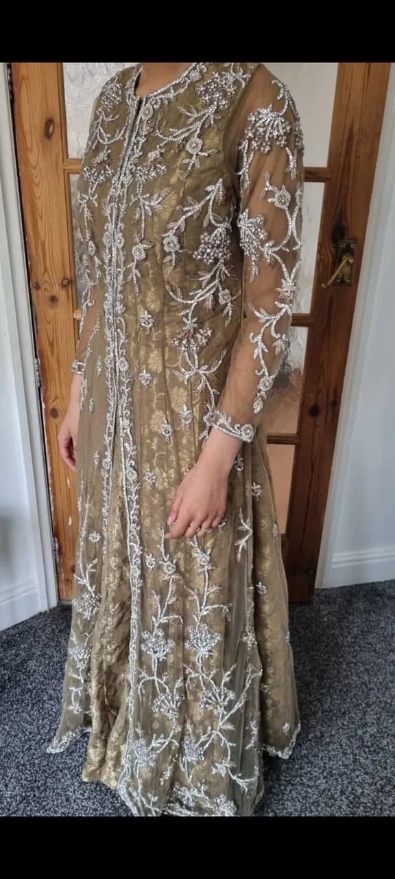 Embroidered Indian/Pakistani Wedding Dress — image 1