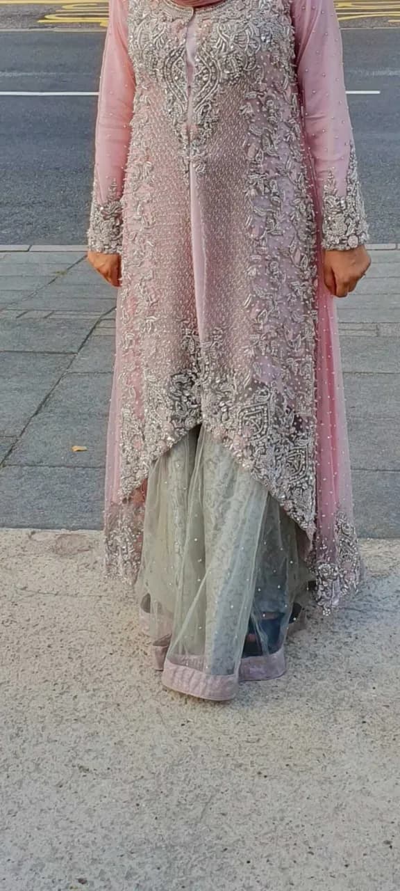 Pink dress with wide trousers and stole — image 1