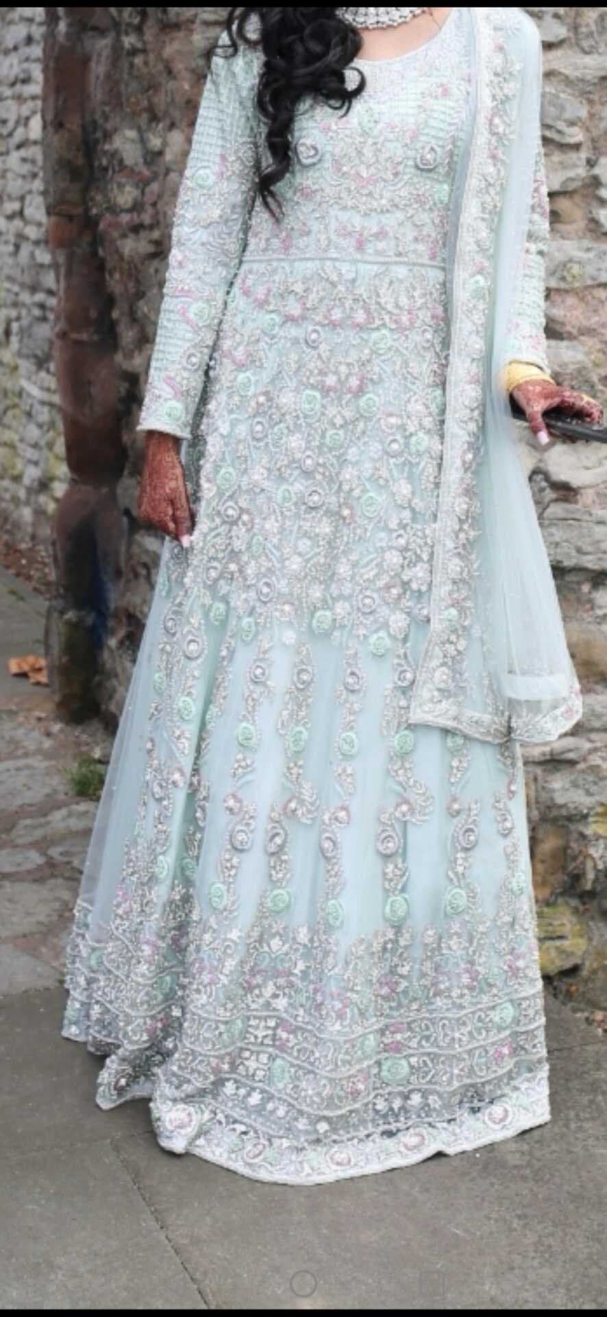 Wedding dress — image 1