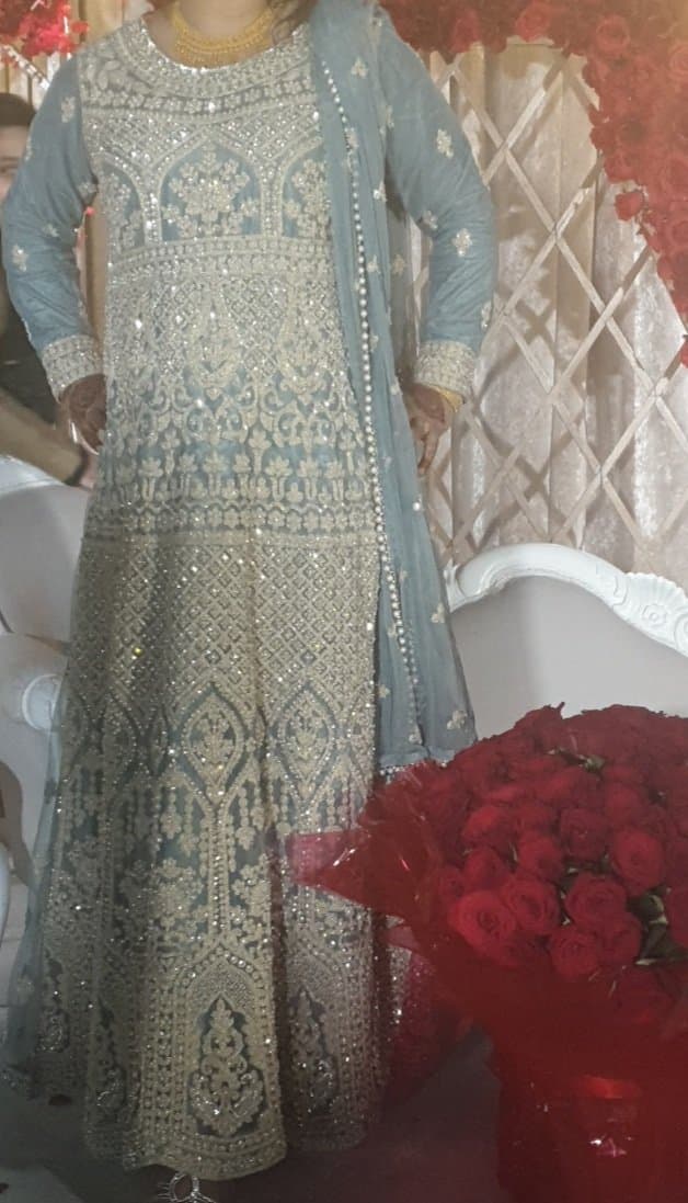 Long heavy gown — image 1
