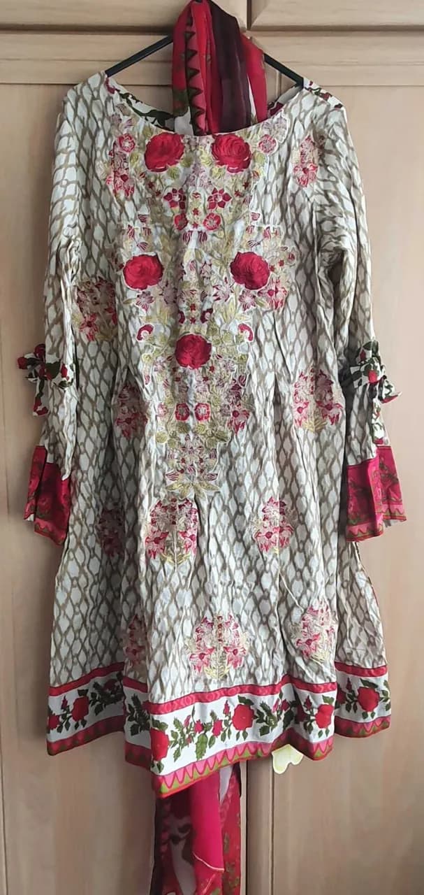 Designer 3 piece dress — image 1