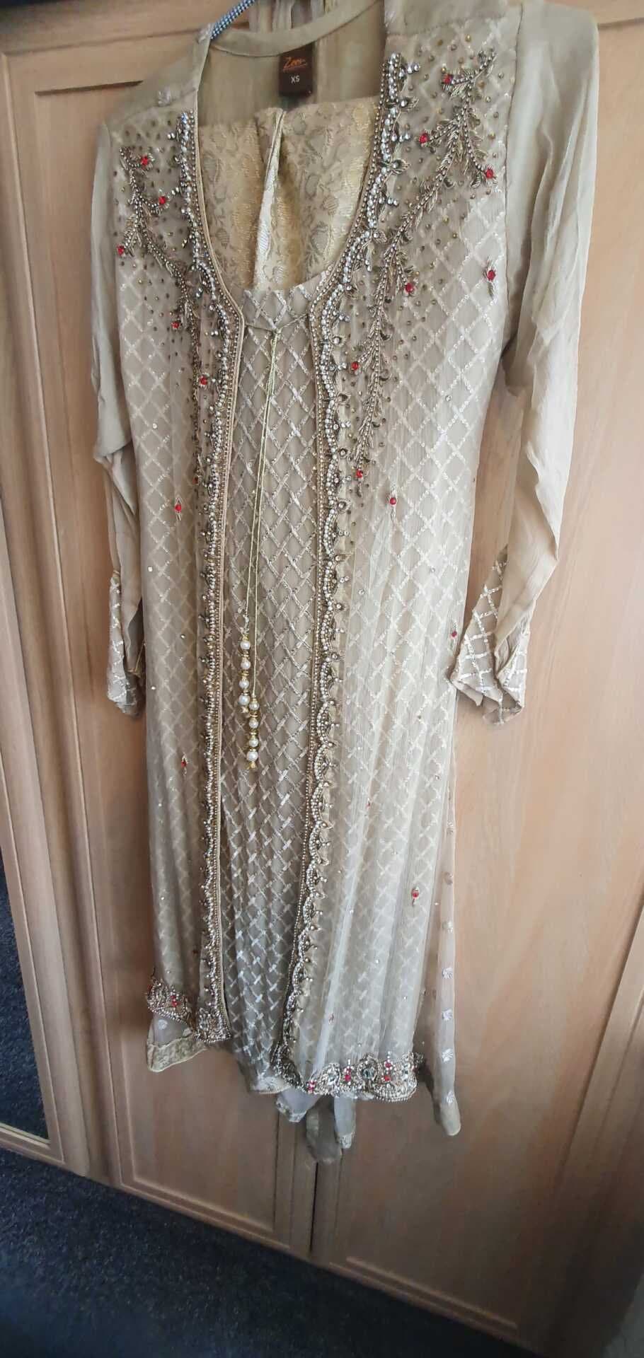 Heavy party wear — image 1