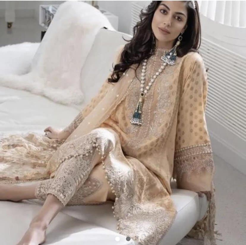 Beautiful sobia nazir original designer suit — image 1