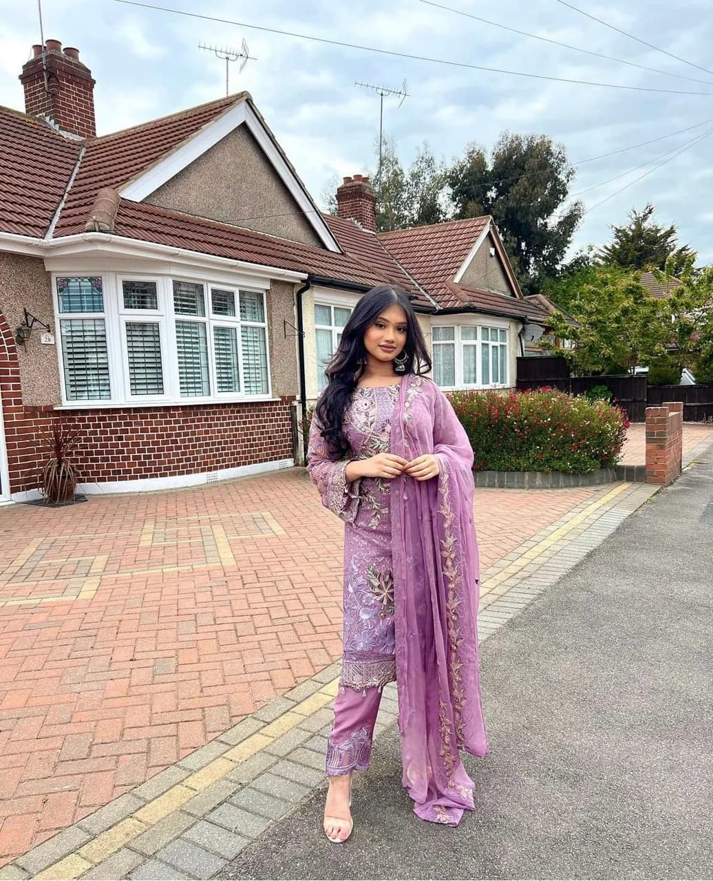 Lavender salwar kameez — image 1