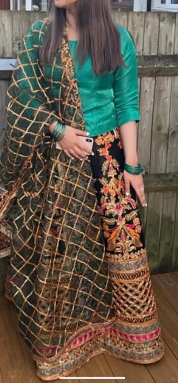 Mehndi Outfit — image 1