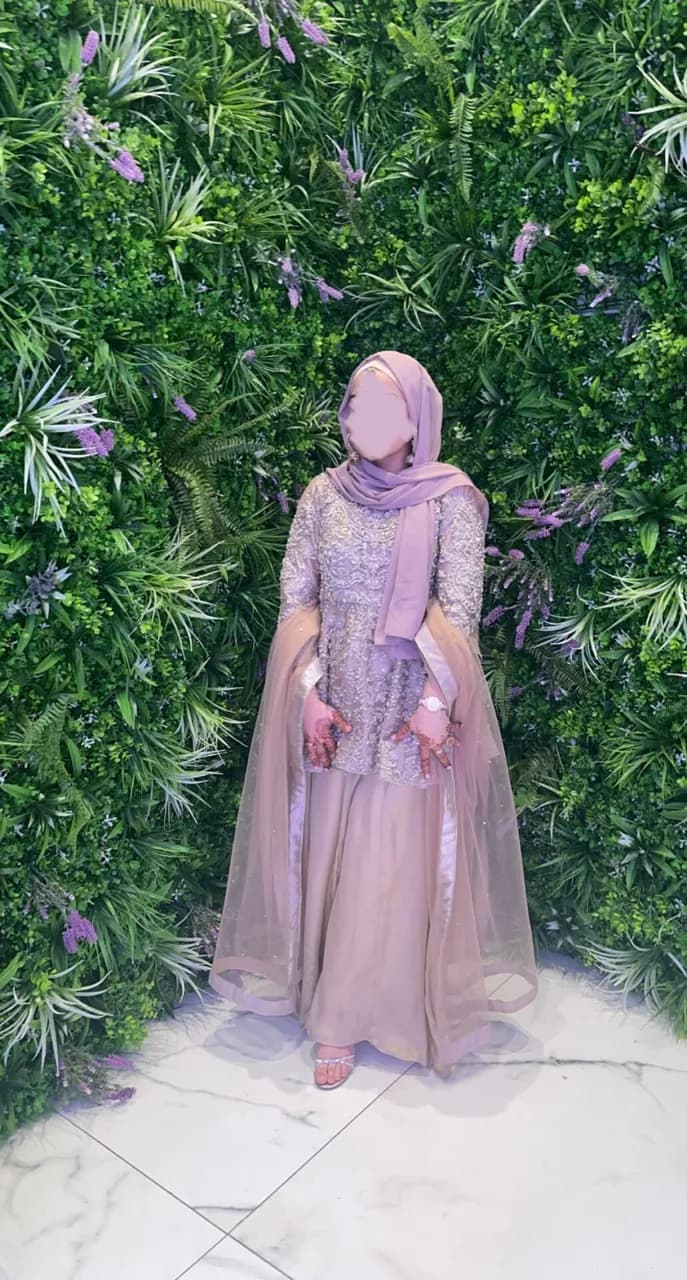 Champagne peplum — image 1