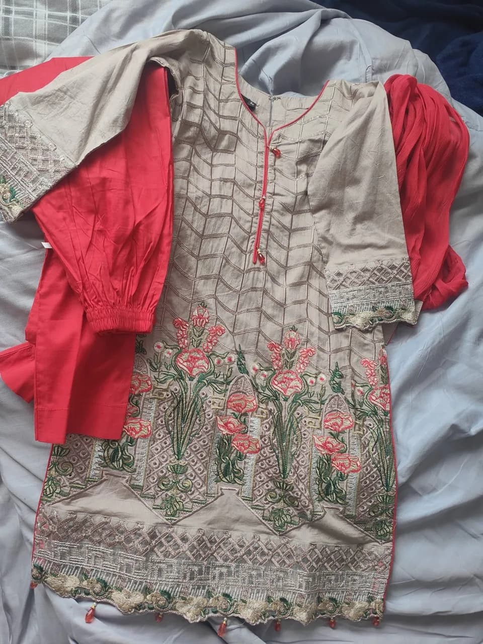 Pakistani New beige and red trousers — image 1