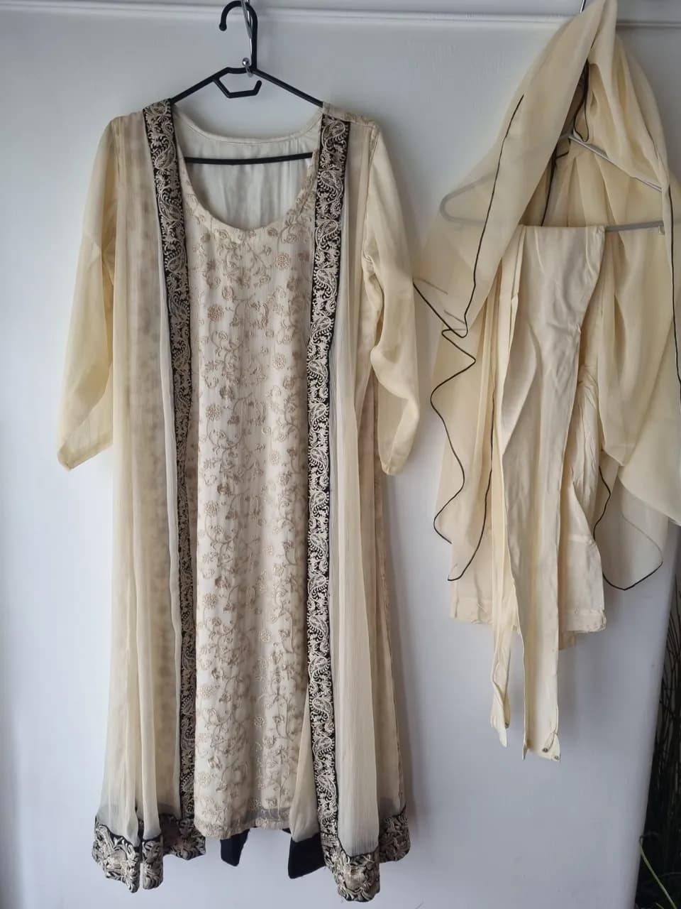 Brand new Ladies 3 Piece Suit — image 1