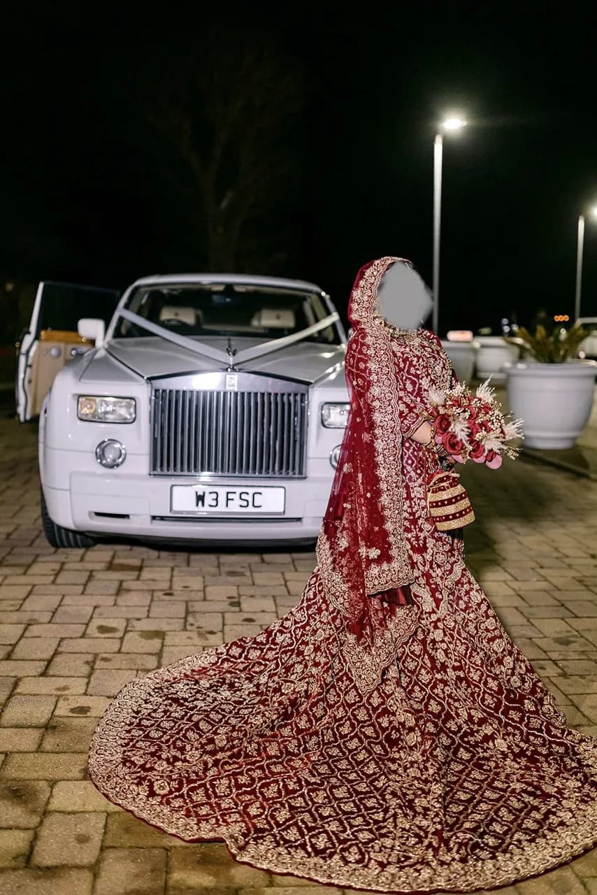 Wedding dress — image 1