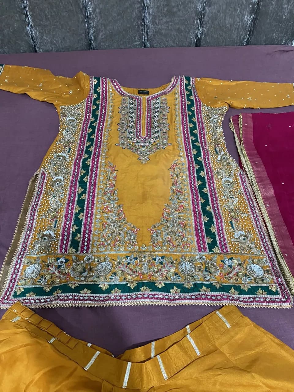 Ladies shara — image 1