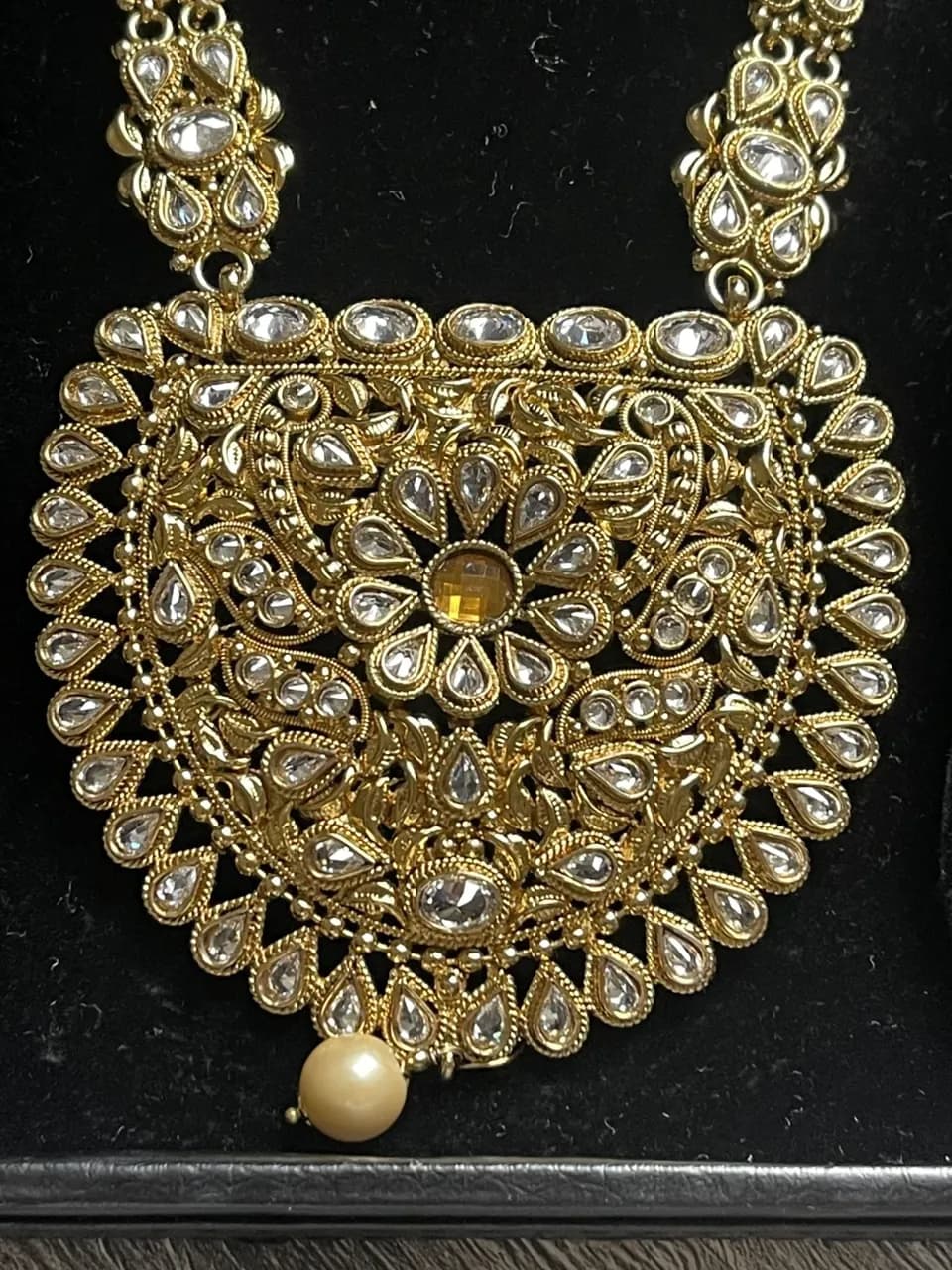 Deeya Jewellery Haar earrings and tikka Kundan set — image 1