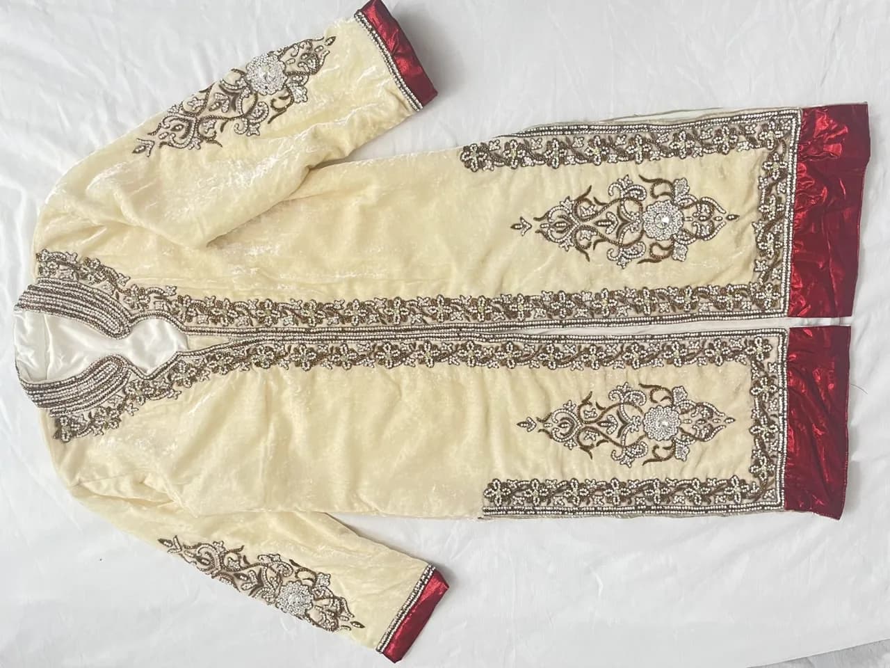 Party wear — image 1