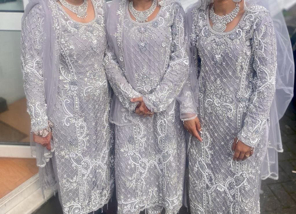 Beautiful silver 3 piece suit — image 1