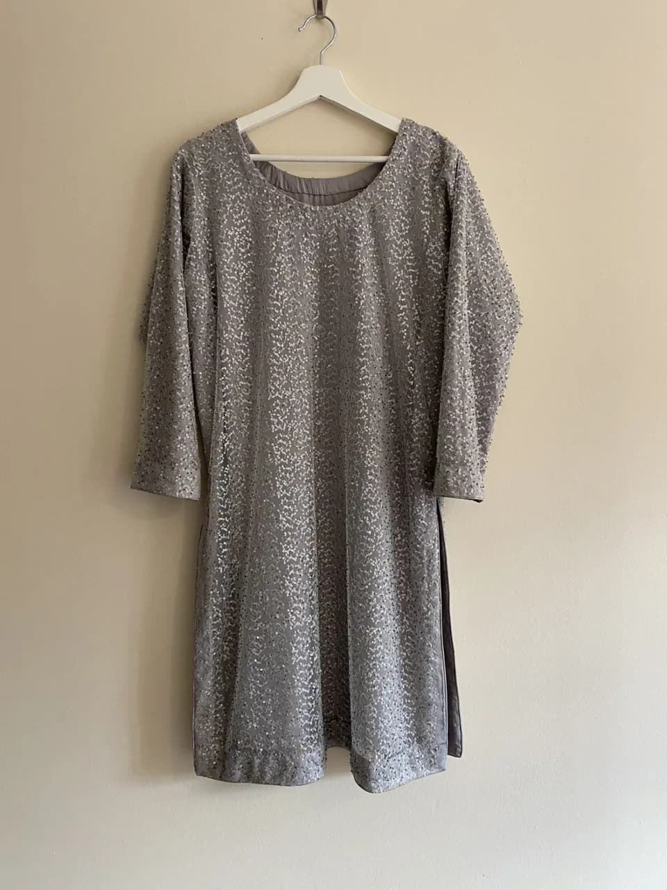 Grey/Silver Sequinned 3 Piece Suit — image 1