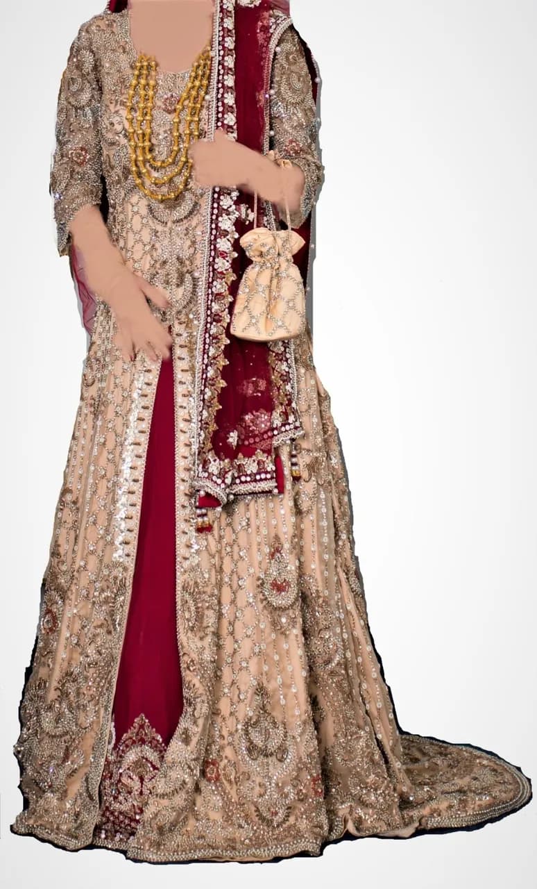 Wedding dress — image 1