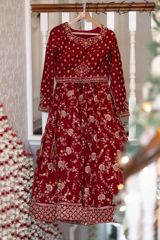 red lengha — image 1