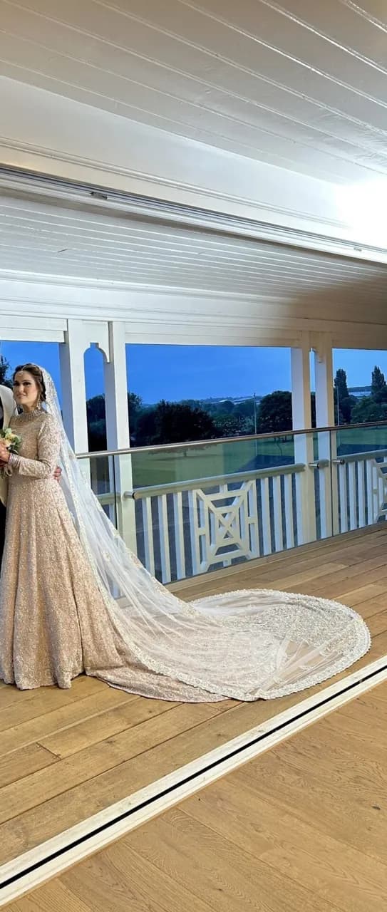 Wedding dress — image 1