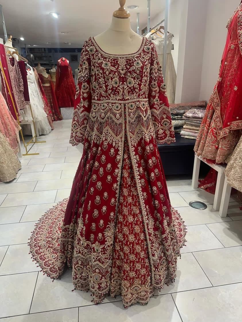 Bridal lehnga (Never Worn) — image 1