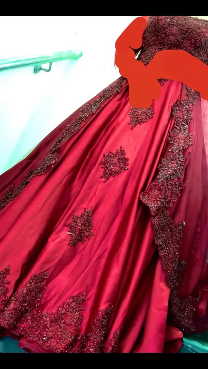 Wedding dress/gown — image 1
