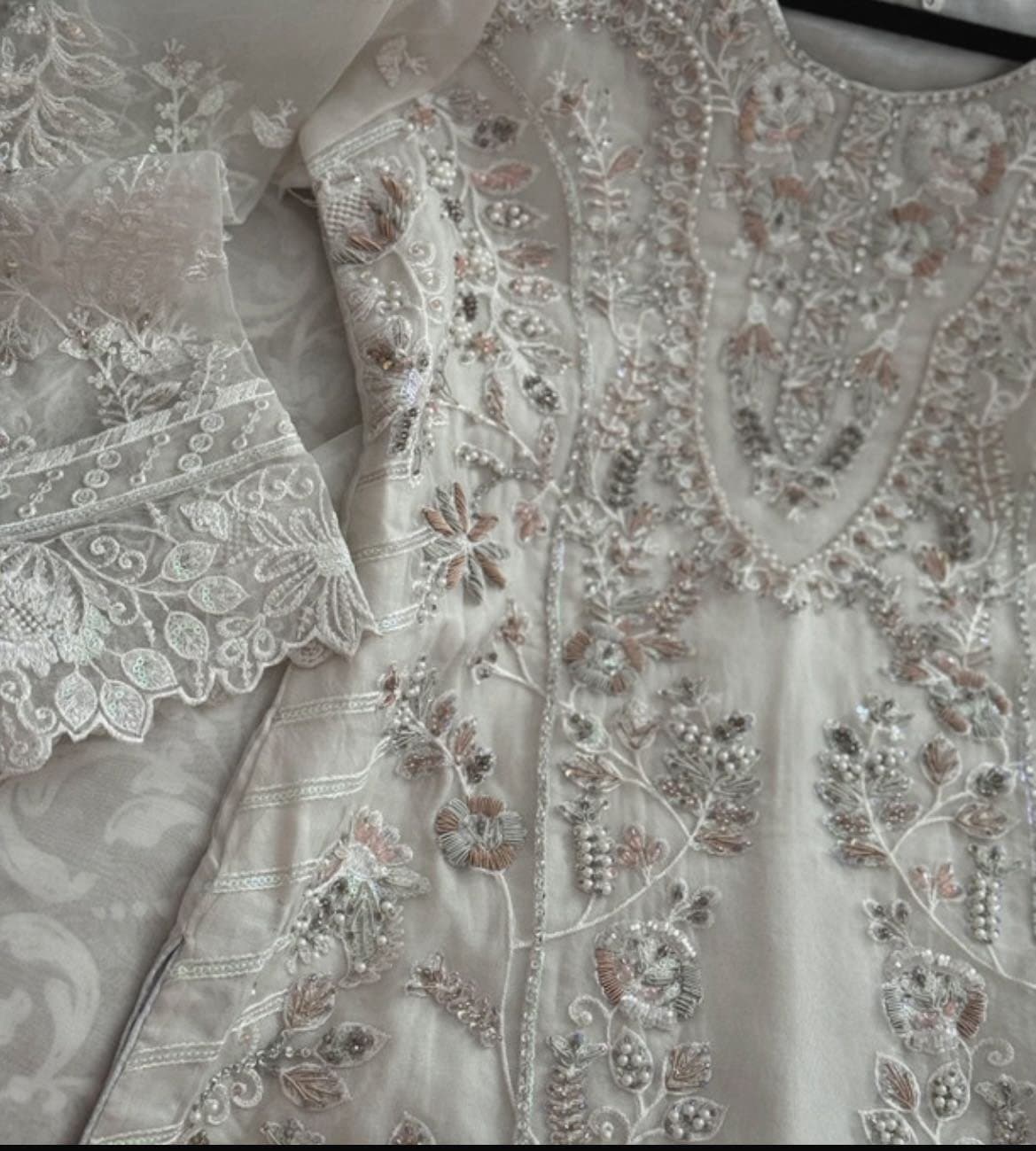 brand newOff white 3 piece suit - XL — image 1