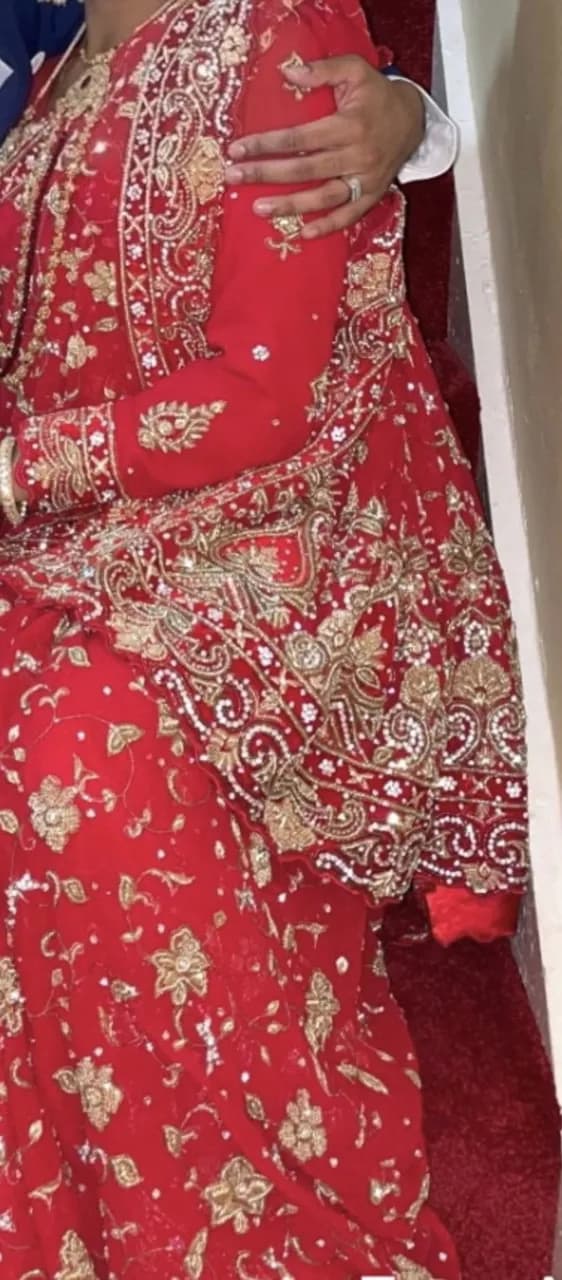 FULLY EMBELLISHEDBRIDAL WEDDING SAREE WORN ONCE ONLY — image 1