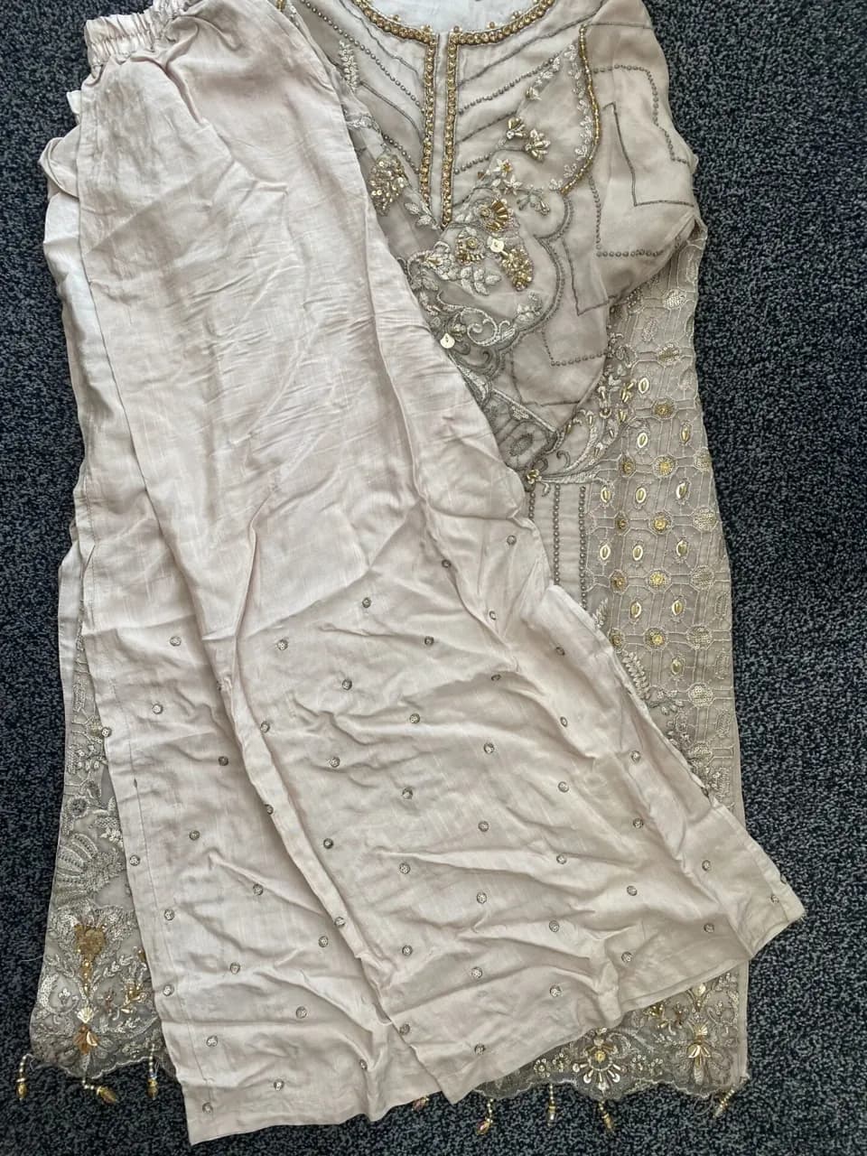 Xeeniya couture3 piece Pakistani suit — image 1