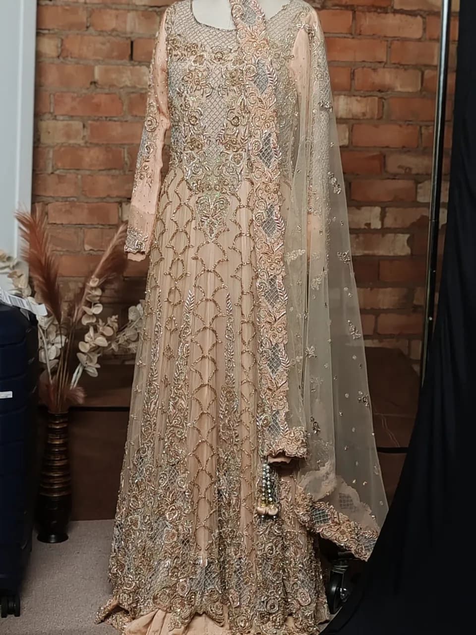 Faryal makhdoom line wedding gown size 8/10 hoor qaasim — image 1