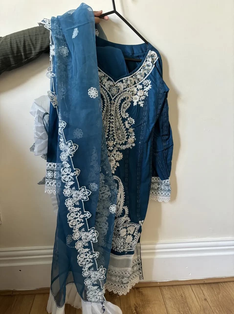 Blue party outfit — image 1