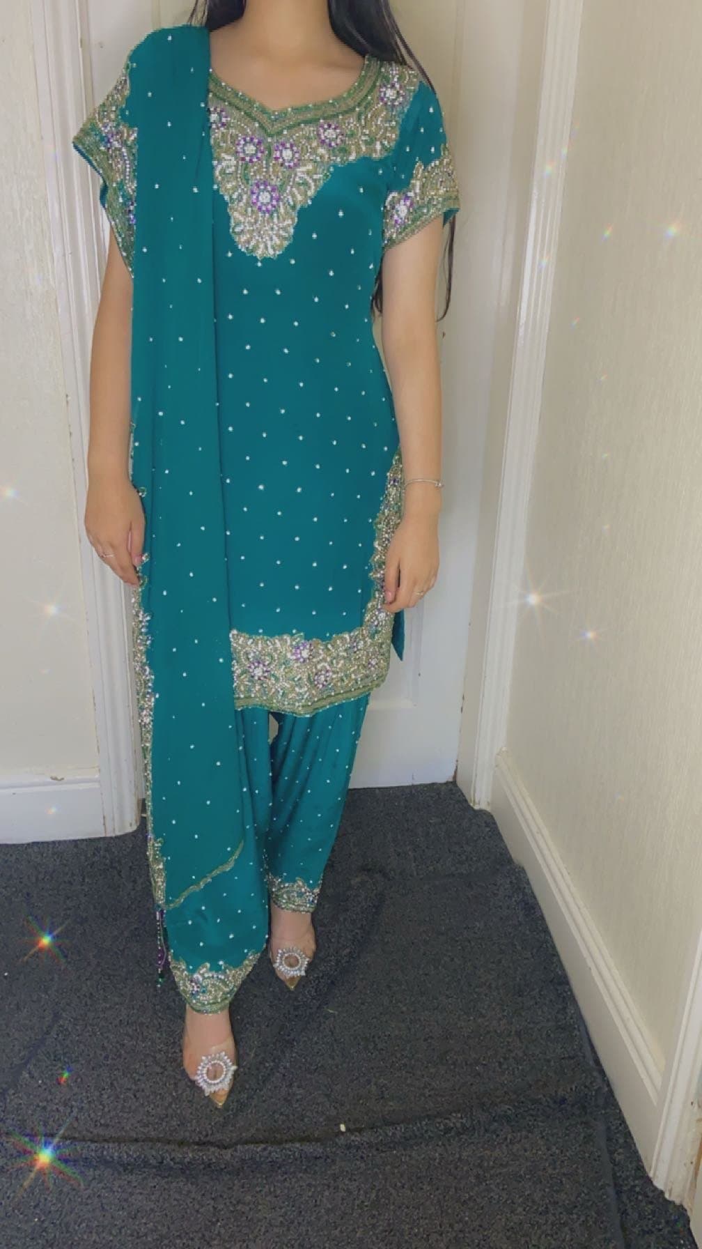 haveily embroidered green scarf suit — image 1