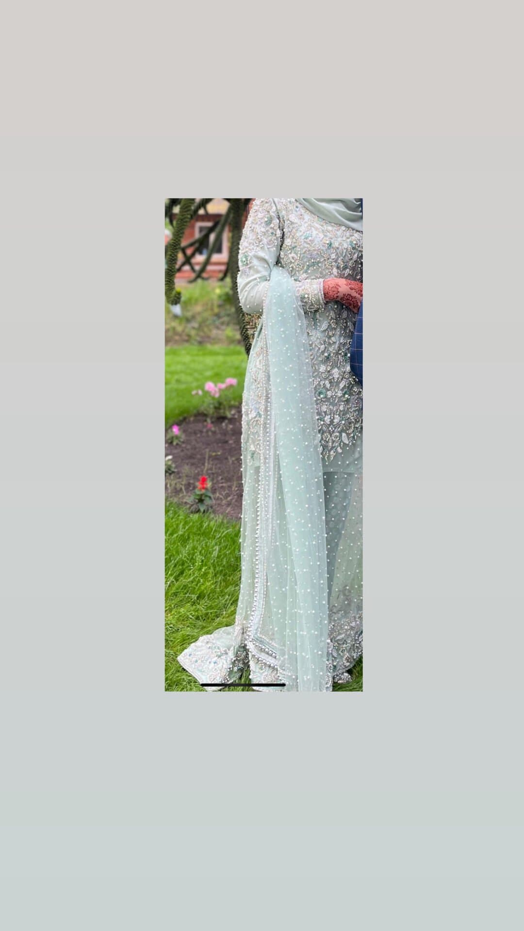 Heavy Asian party dress with trail — image 1
