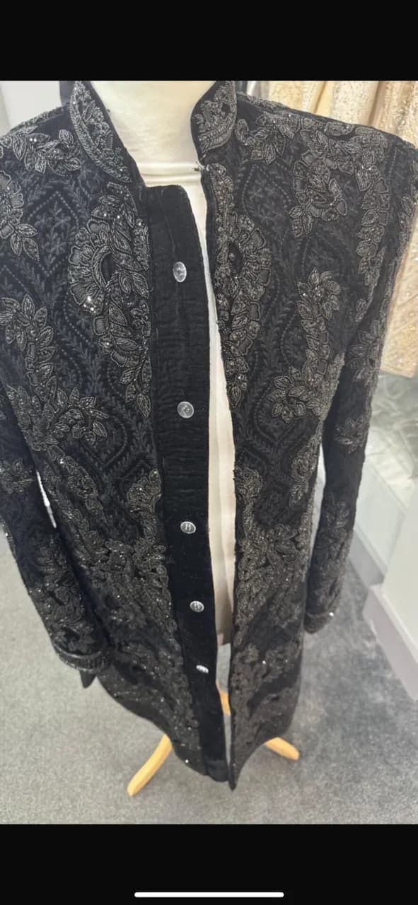 men sherwani