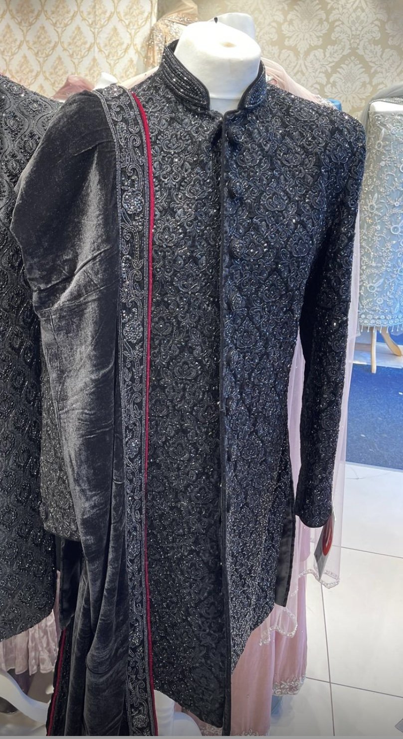 Mens asian wedding sherwani/suit (black)