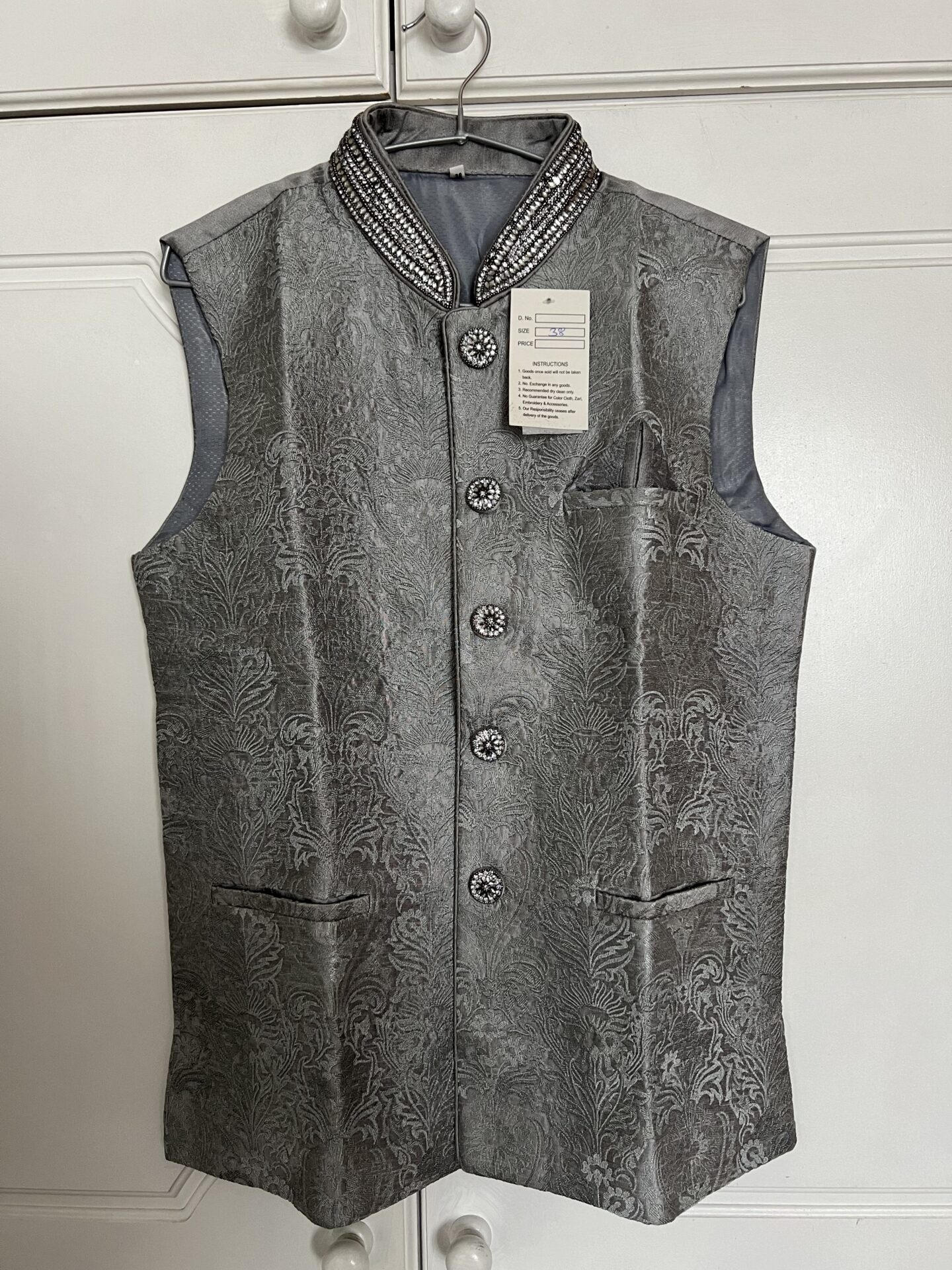 Men’s Grey Waistcoat Jacket – BRAND NEW WITH TAGS – SIZE 36, 38 & 40