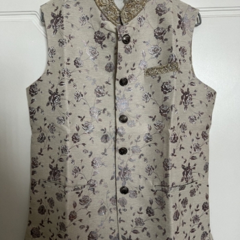 MENS LILAC AND GOLD WAISTCOAT JACKET – SIZES 36, 38 & 38